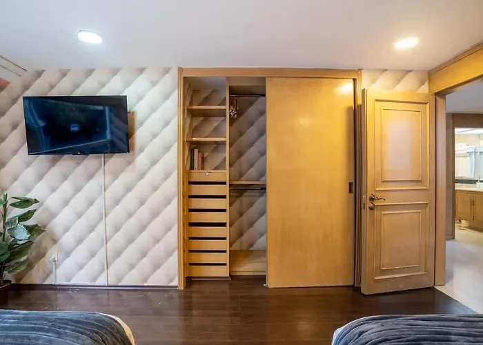 Prime Polanco With Patio Near Shops & Cafes