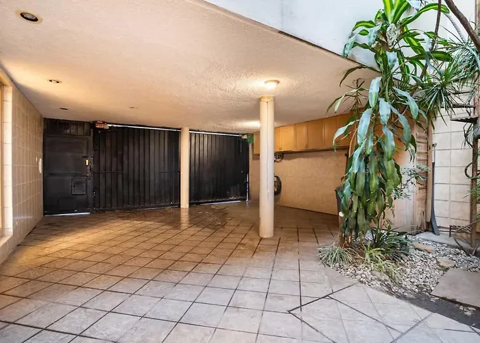Prime Polanco With Patio Near Shops & Cafes