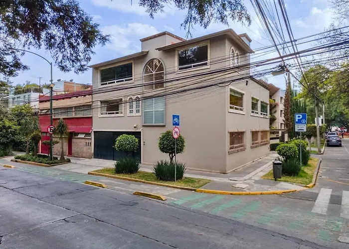 Prime Polanco With Patio Near Shops & Cafes